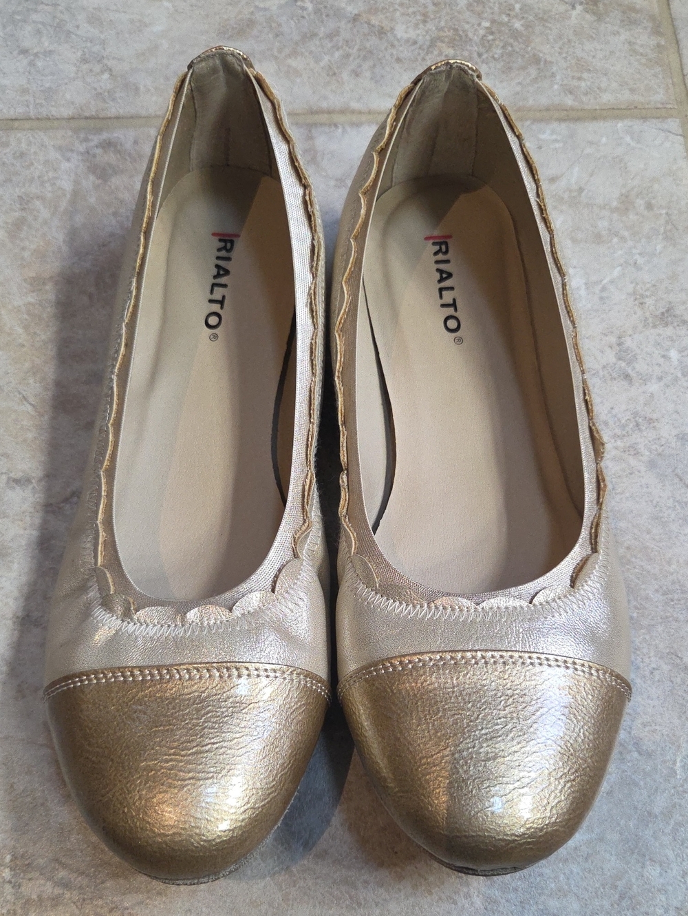 Rialto Metallic Gold Scalloped Cap-Toe Ballet Flats Size 9
